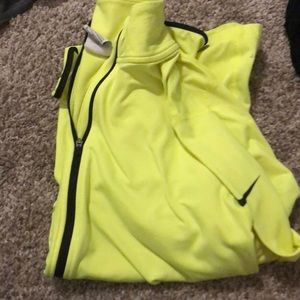 Nike dri-fit therma half zip jacket